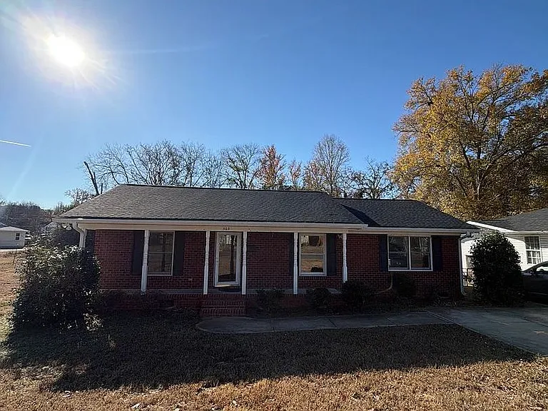 503 Lucky Ct — Photo 3