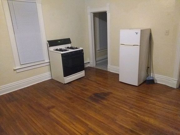 2nd image of 1108 W 5th St #2