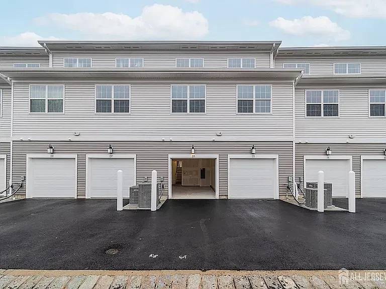 106 Leona Stewart Ln — Photo 4