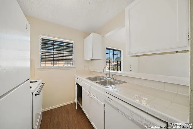 206 Bexar Dr — Photo 10