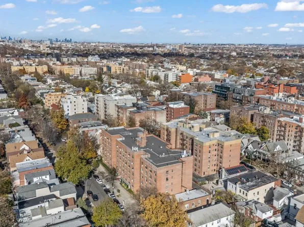 1577 East 17th Street image 22 of 24