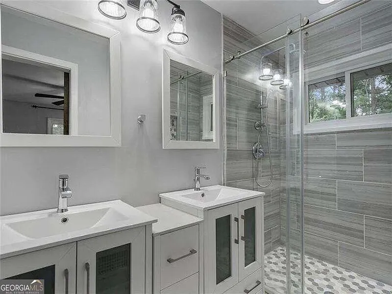 1914 McJenkin Dr NE — Photo 11