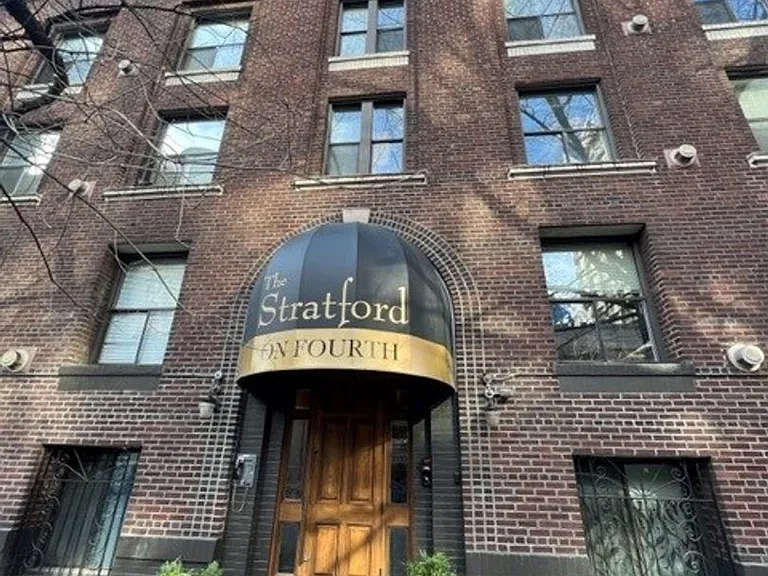 Stratford on Fourth — Photo 1