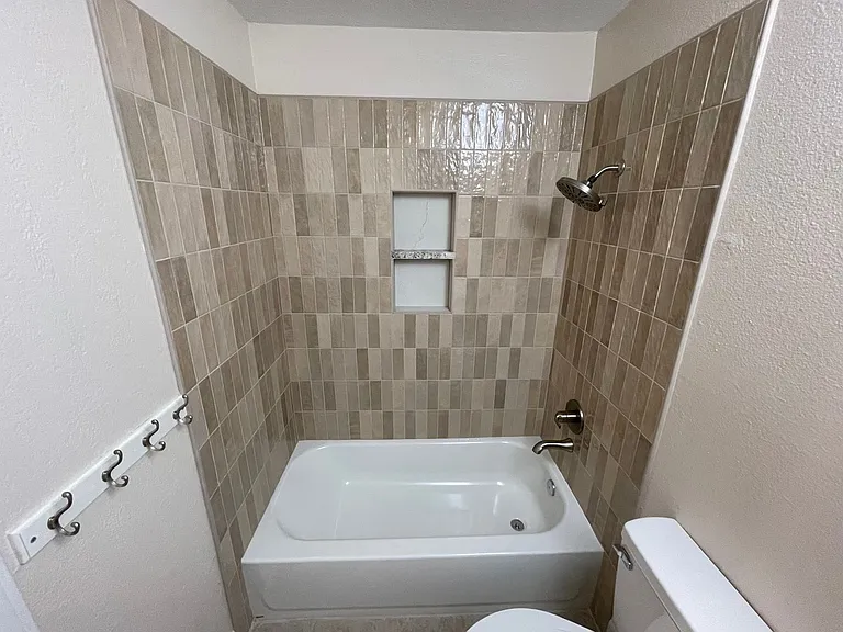 2916 Kathleen Ln — Photo 32