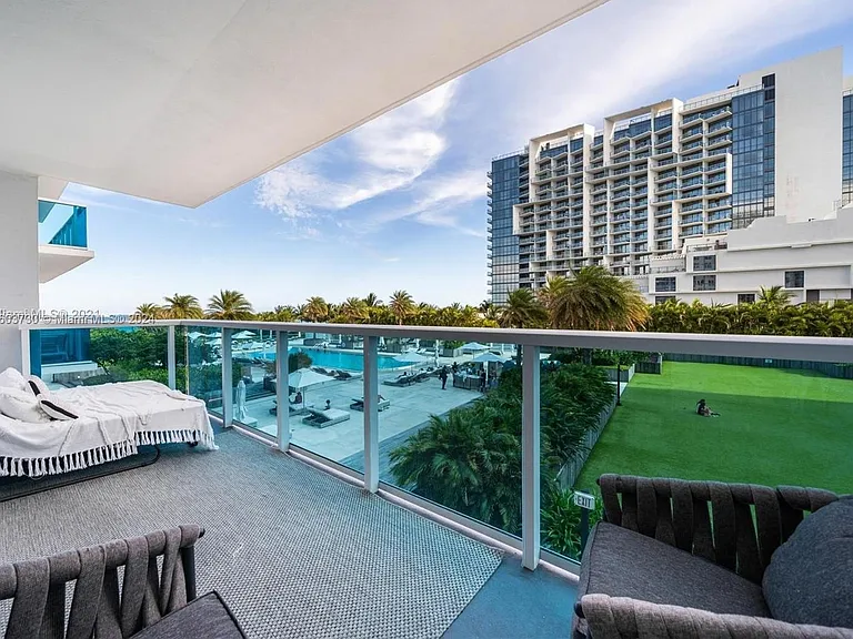 2301 Collins Ave #306 — Photo 11