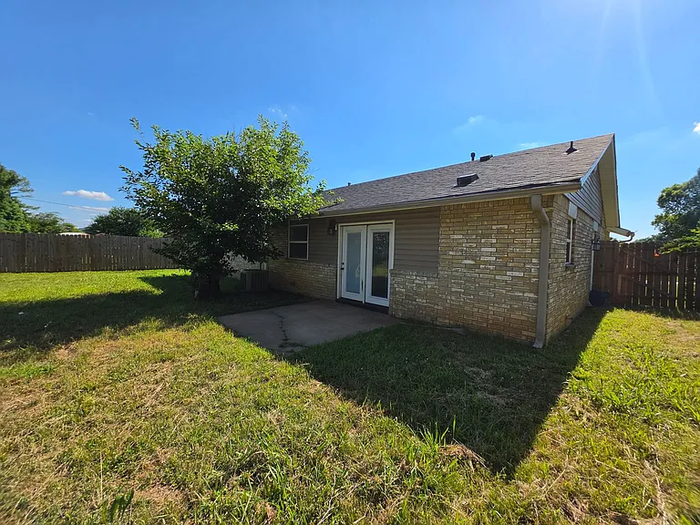107 Hardesty Dr — Photo 11