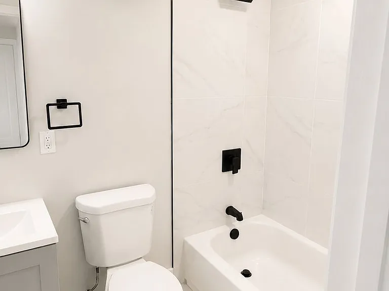 2336 Roosevelt St #B — Photo 5