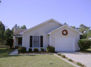 5607 Islandview Dr, Hope Mills, NC 28348