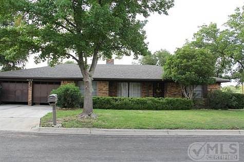 1st image of 1720 Woodridge Dr