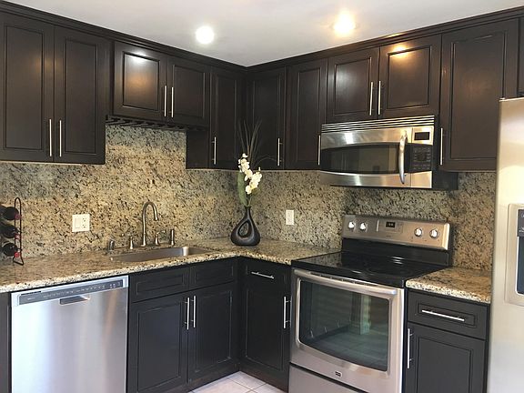 5th image of 805 Perseus Ln