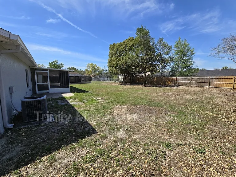 10449 Mayflower Rd — Photo 19
