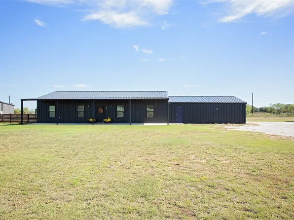 212 Corriente Ln, Graham, TX 76450