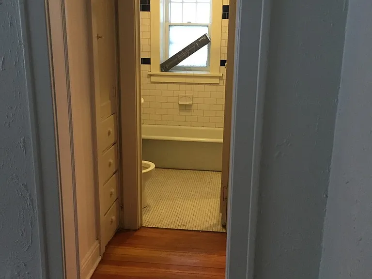 2212 Girard Ave. S — Photo 5