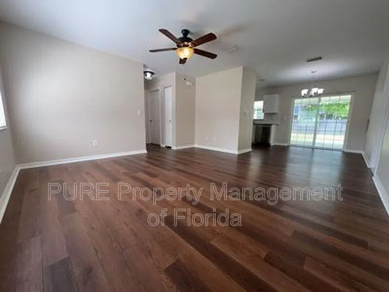 2 bed, 2.0 bath, 972 sqft, $1,550 — Photo 4