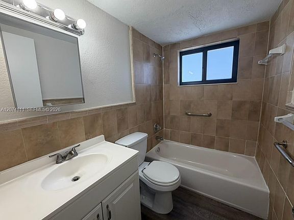 5th image of 805 W 30th St #11