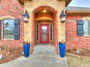 4605 E Pikeys Trl, Tuttle, OK 73089