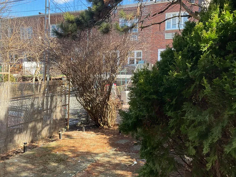 71st St — Photo 6