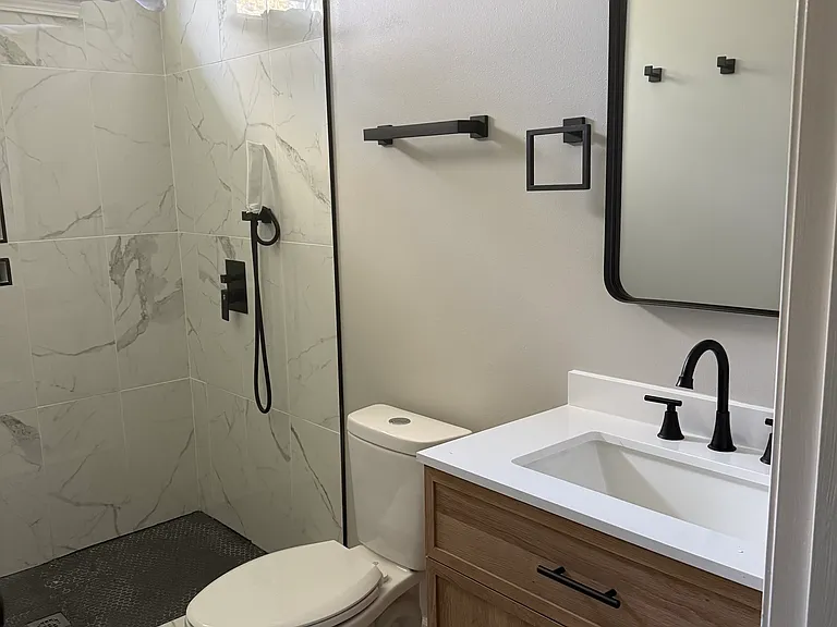 718 Majestic Pl #718 — Photo 4