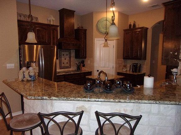 4th image of 230 La Luz Dr