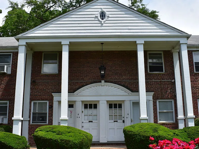 Michael Manor Apartment Homes — Photo 18