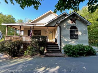 1704 Windemere Ct, Lake Ariel, PA 18436