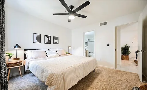Seven Hills Dr Photo 1
