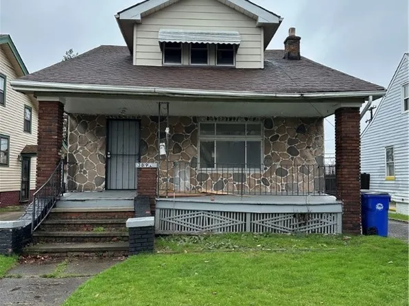 3892 E 153rd St, Cleveland, OH 44128