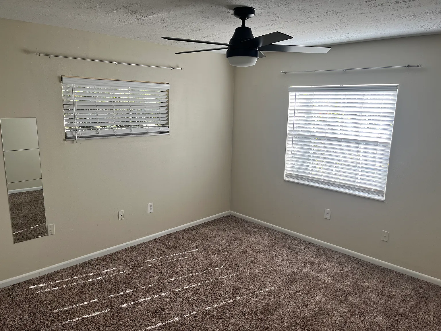3 bed, 1204 sqft, $1,950 — Photo 3