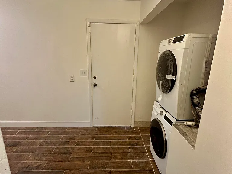 22822 Pinewood Ct — Photo 31