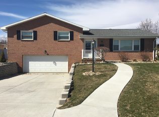 2443 Alexander Mnr E, Steubenville, OH 43952