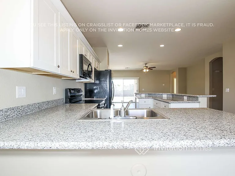 12371 W Sherman St — Photo 9