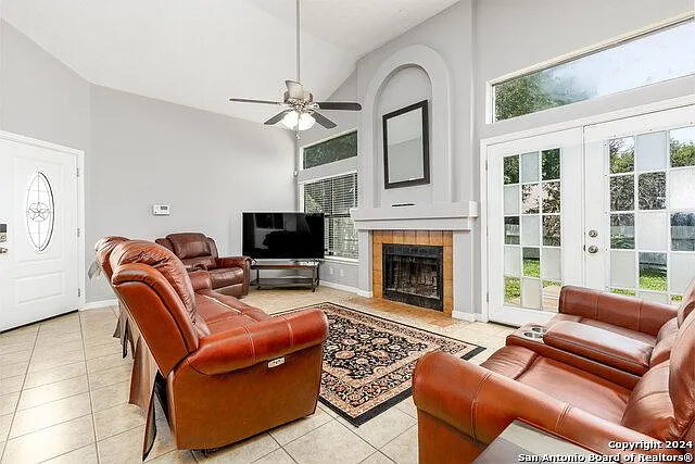4 bed, 2.0 bath, 1554 sqft, $1,650 — Photo 3