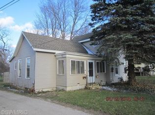 244 S Main St, Three Rivers, MI 49093