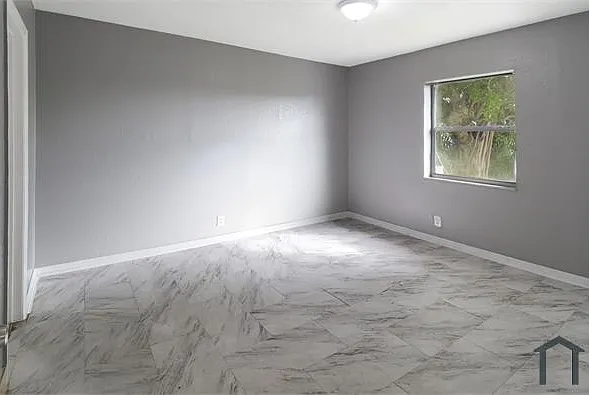1322 Silverado — Photo 18
