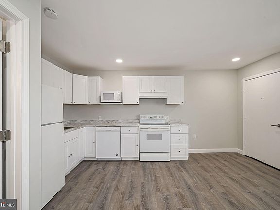 4th image of 22929 Frederick Rd