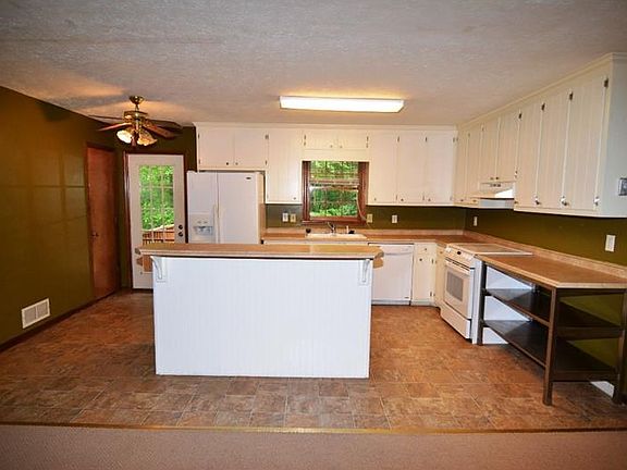 4th image of 453 Karl Ct SW