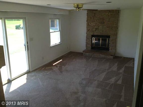 4th image of 38283 Coles Ct