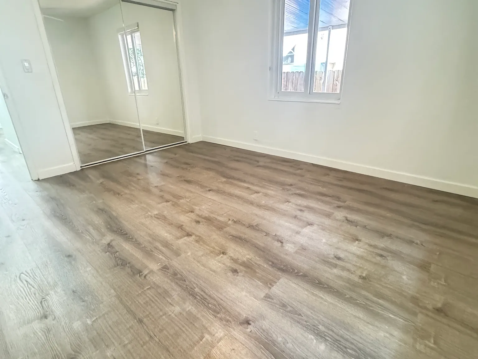 3 bed, 1000 sqft, $3,500 — Photo 3