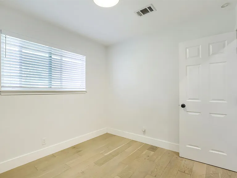 9016 W Pointer Ln — Photo 15