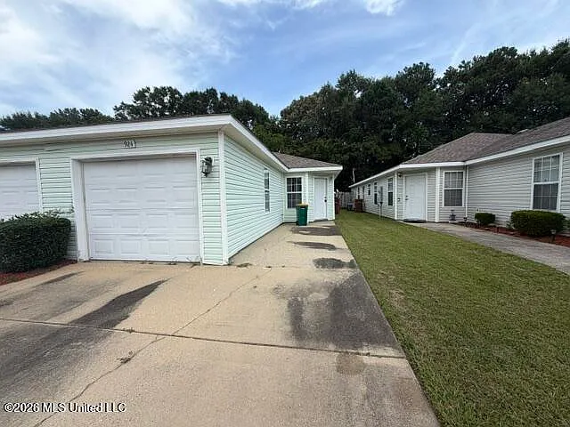 924 Greystone Dr #37A — Photo 1