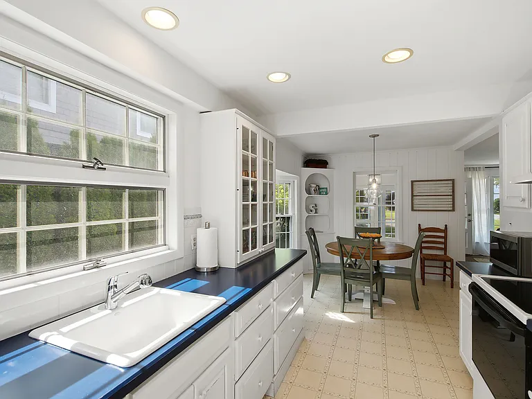 407 Boston Blvd — Photo 13
