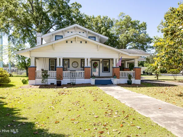 103 W Pleasant Street, Roseboro, NC 28382