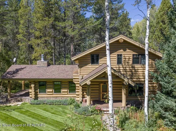 2815 Sparrow Hawk Rd, Wilson, WY 83014