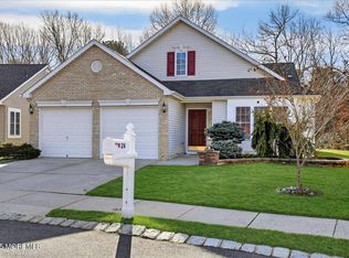 24 Shadow Creek Court, Jackson, NJ 08527
