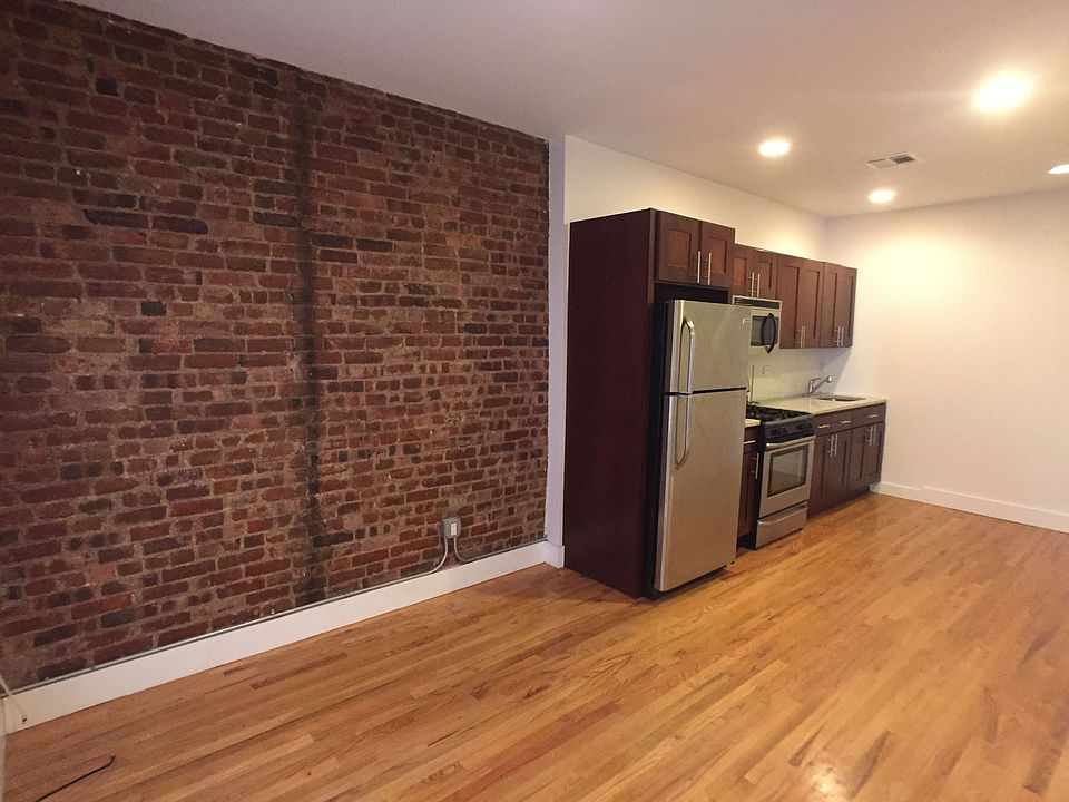 1st image of 15 Humboldt St APT 3R