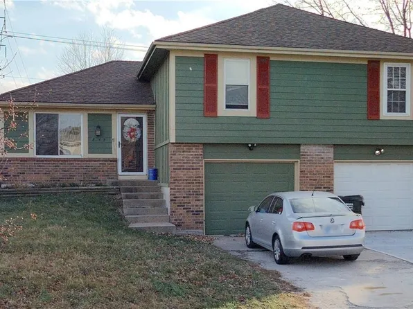 847 E Pinewood St, Gardner, KS 66030