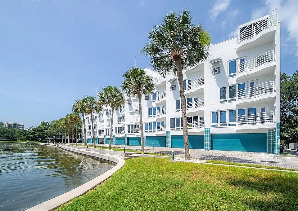 4950 Bayshore Blvd — Photo 2
