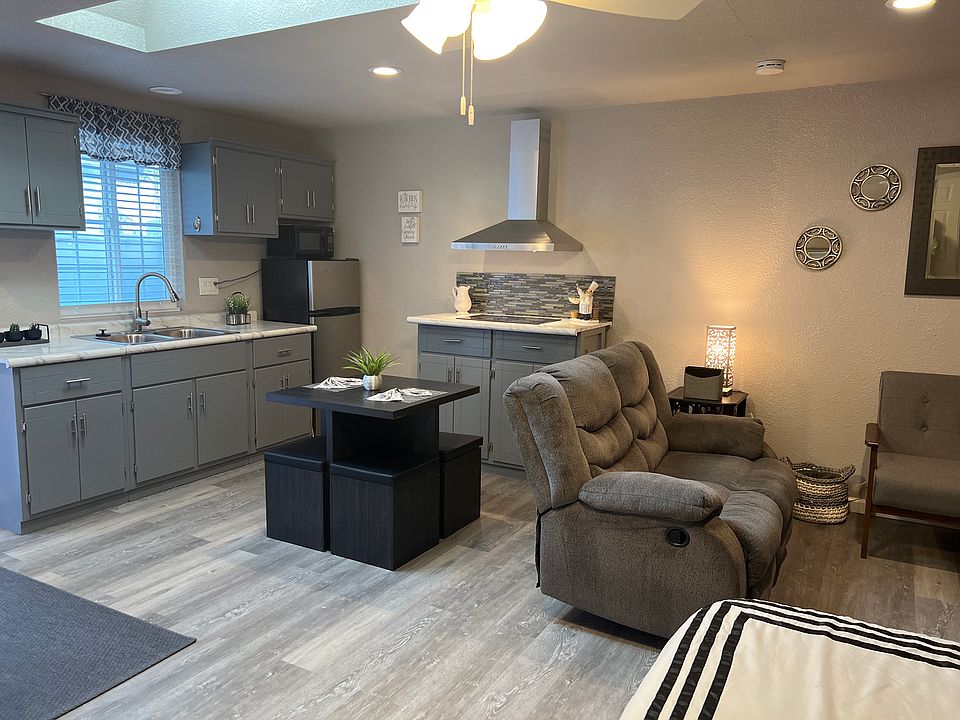 1st image of 3527 Deaver Ln