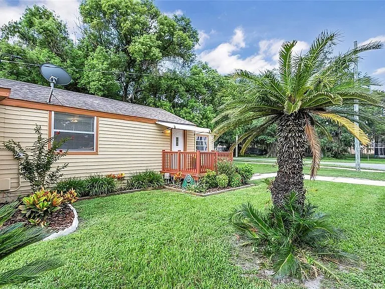 2400 Shannon Rd — Photo 2