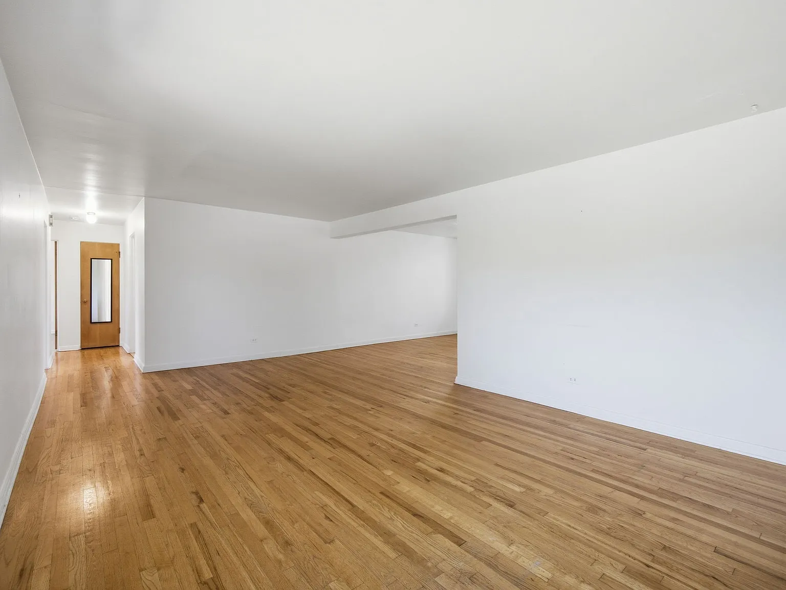 2 bed, 1200 sqft, $2,400 — Photo 2